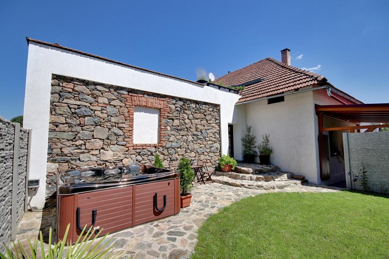 Holiday Home Kvitek Ctetin Bagian luar foto