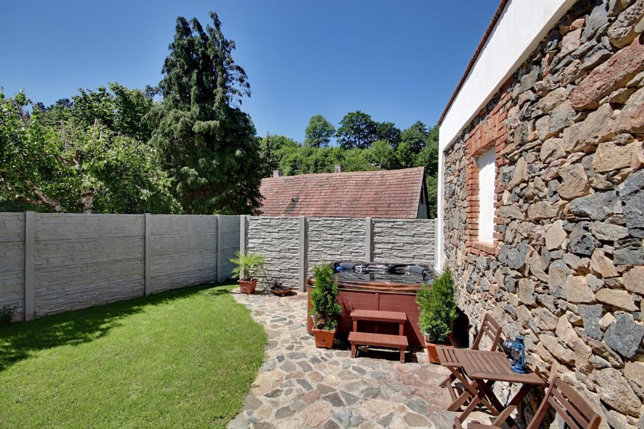 Holiday Home Kvitek Ctetin Bagian luar foto