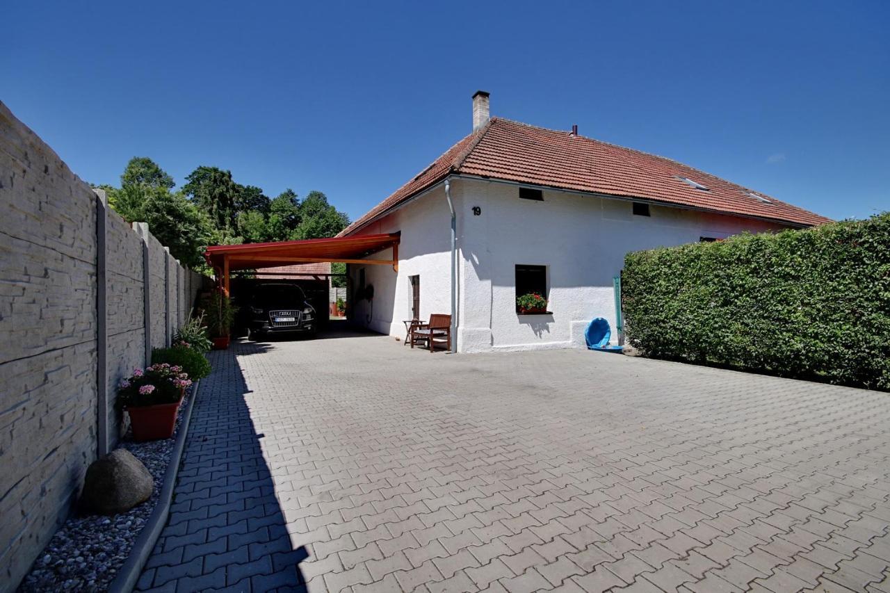 Holiday Home Kvitek Ctetin Bagian luar foto